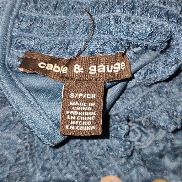 Spring Cleaning. Cable & Gauge Teal Lace Cap Sleeve Blouse - Picture 3 of 3